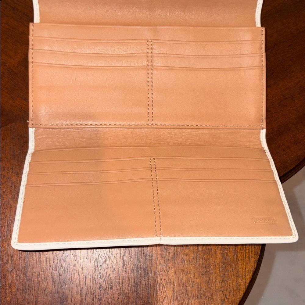 Coach Vintage Ashley white/ cream Leather long wallet  trifold   clutch
Brown In - Picture 11 of 13